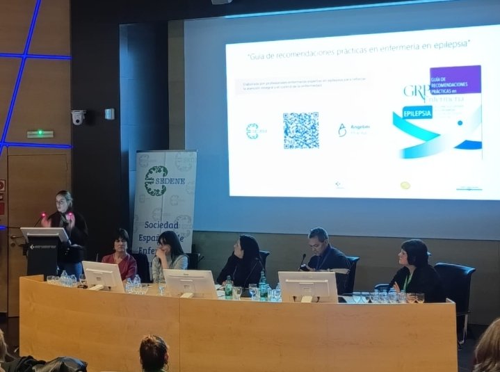 sedenered's tweet photo. Mesa 2. Avanzando en el cuidado neurológico: ¿hacia dónde vamos?
Nuevos paradigmas en demencias, voluntades anticipadas en ELA, atención integral en epilepsia y rehabilitación postictus. Decidir mejor para cuidar mejor.
#SEDENE #EnfermeríaNeurológica #CuidadosNeurológicos https://t.co/0zKVxV4OuM