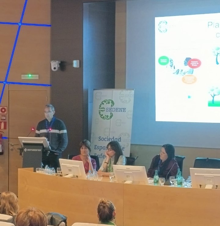 sedenered's tweet photo. Mesa 2. Avanzando en el cuidado neurológico: ¿hacia dónde vamos?
Nuevos paradigmas en demencias, voluntades anticipadas en ELA, atención integral en epilepsia y rehabilitación postictus. Decidir mejor para cuidar mejor.
#SEDENE #EnfermeríaNeurológica #CuidadosNeurológicos https://t.co/0zKVxV4OuM