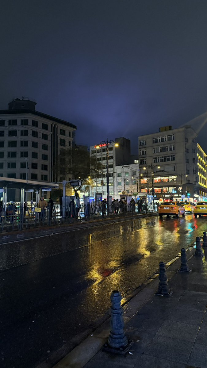 vu5zl's tweet photo. Istanbul 🤍🇹🇷. https://t.co/iDYIuFsDDJ