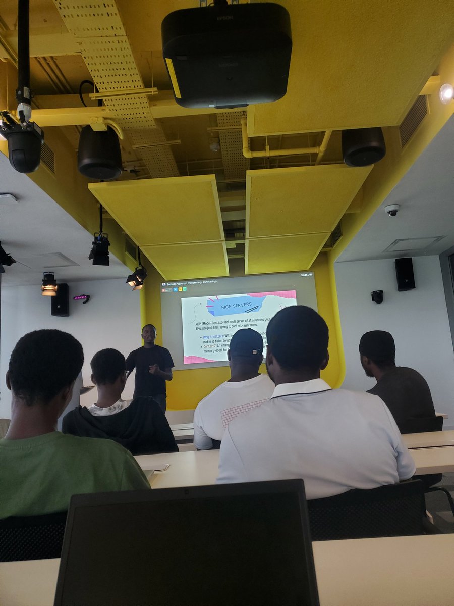 Donald Edinam tweet media