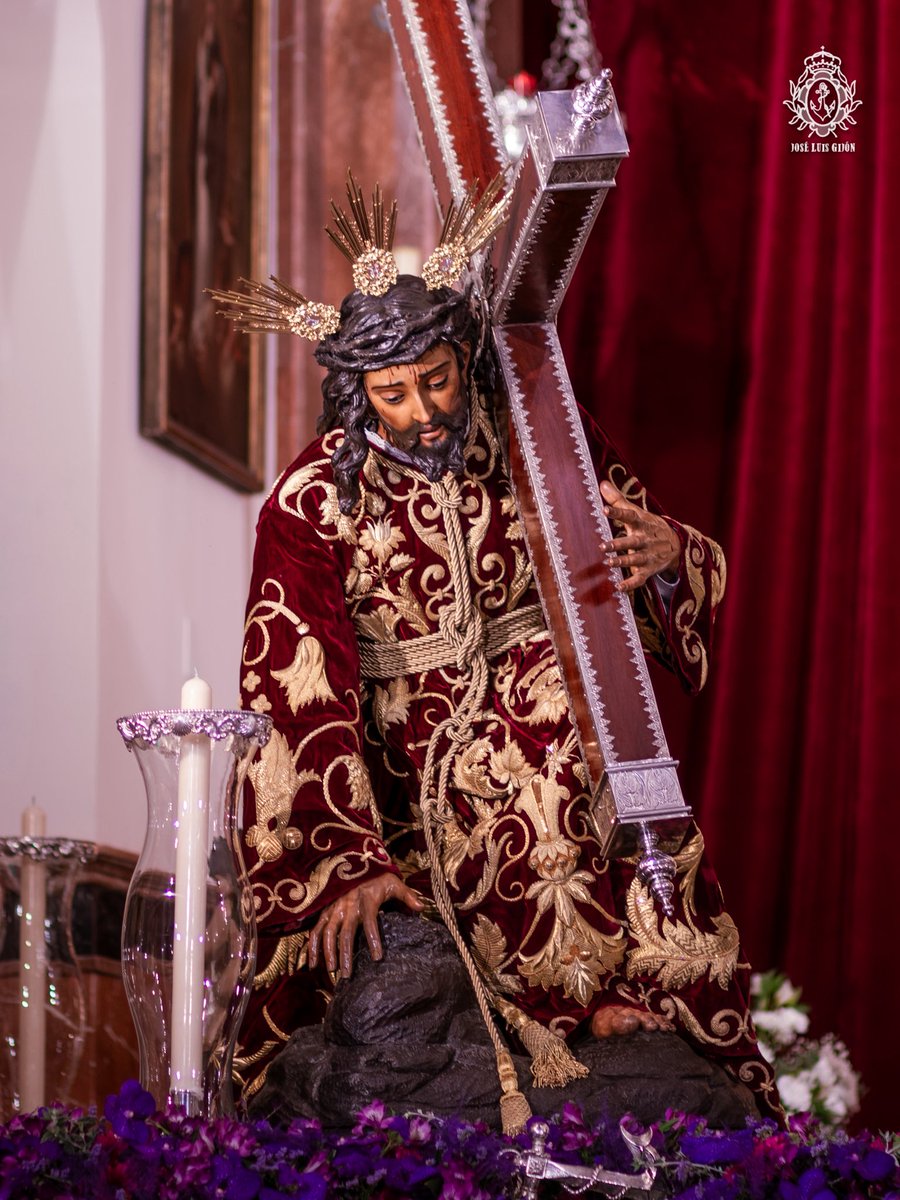 Hoy vuelven sus caídas por Triana. El tiempo se consume, la espera se acorta.

Hoy, viernes 6 de febrero, Via Crucis del Santísimo Cristo de las Tres Caídas, comienza el sueño de los despiertos.

#TresCaídasDeTriana | #ToquesDeTriana