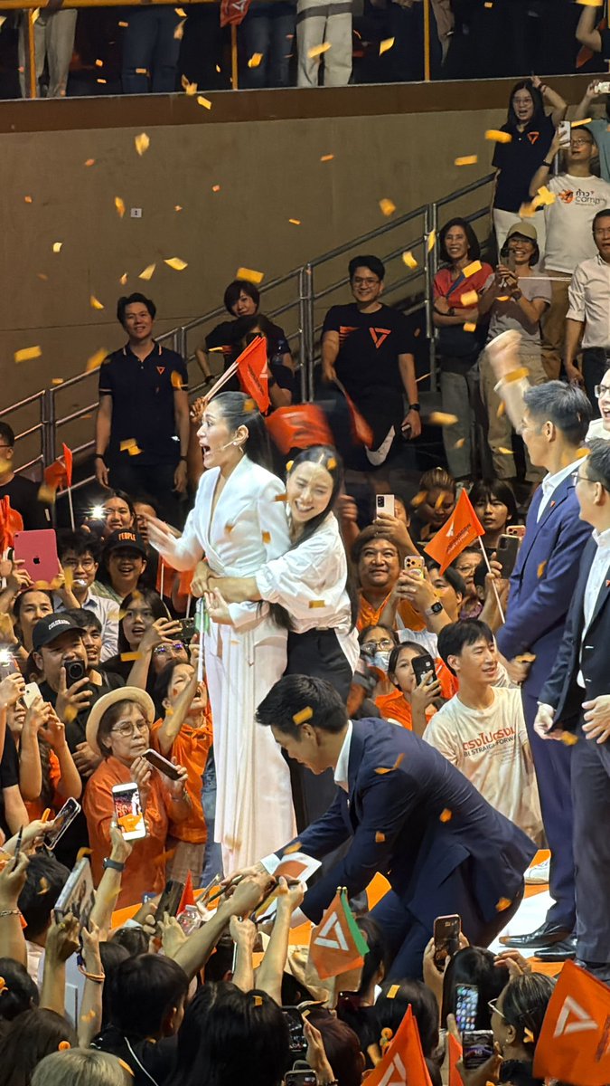 loreneeliz's tweet photo. โกรธรักชนกตลอดไป https://t.co/rEAH0Bsg9F