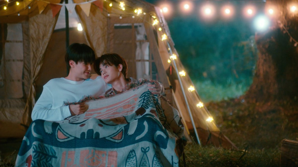 GMMTV's tweet image. คริสต์มาสปีนั้นอบอุ่นจริง #MelodyOfSecretsEP9

@jnnrrs @Markjrtn