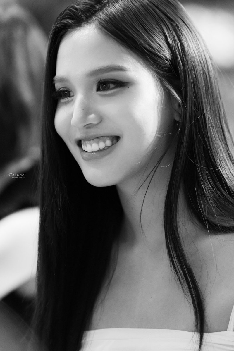 powtograph's tweet image. so beautiful, Bonnie 💫💜🌷

EMIBONNIE CONAN PREMIERE
#JAMNIMEFESTIVAL2026xEmiBonnie