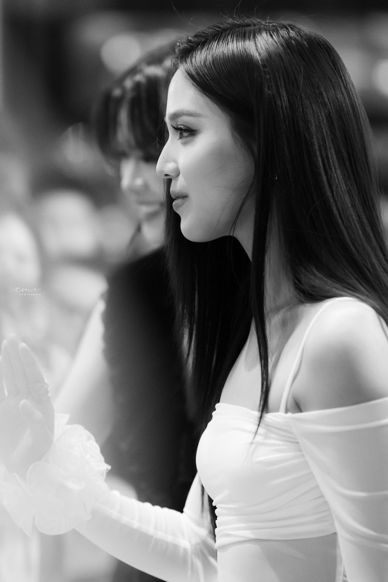 powtograph's tweet image. so beautiful, Bonnie 💫💜🌷

EMIBONNIE CONAN PREMIERE
#JAMNIMEFESTIVAL2026xEmiBonnie