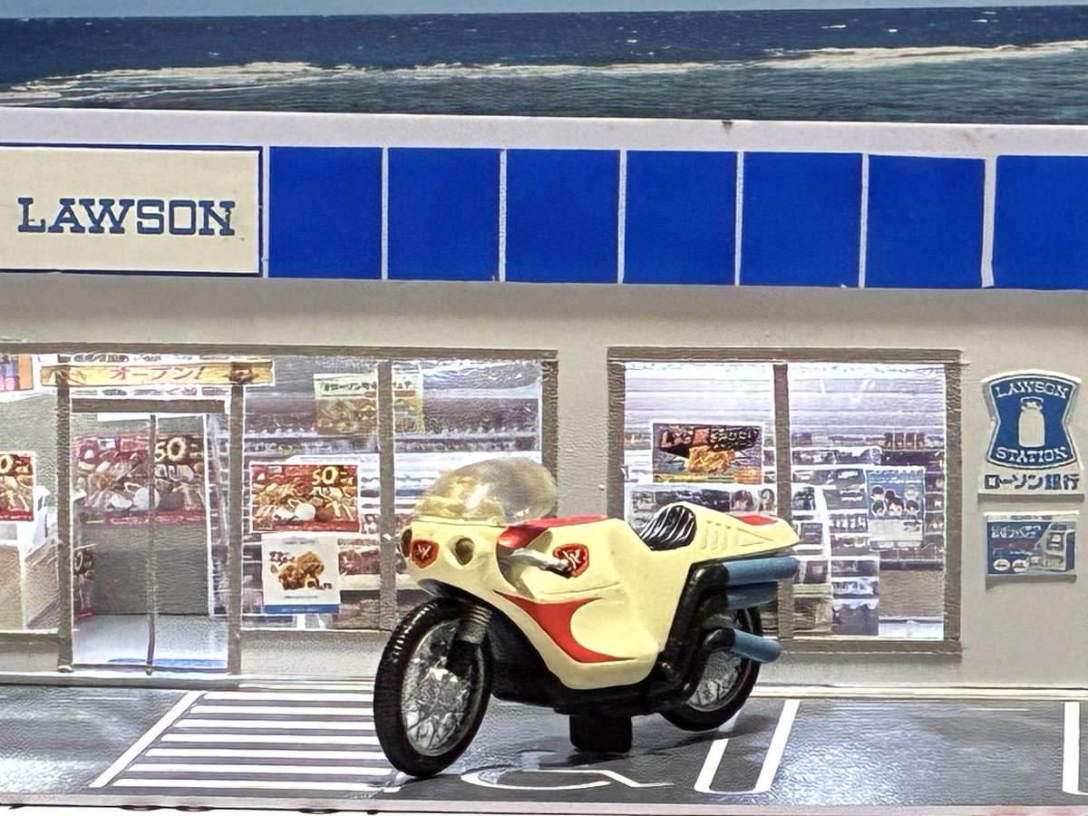 LL7VN3CJ2w's tweet image. #あなたが死ぬまでに一度はコクピットに座ってみたい物をあげる

サイクロン号
400㌔も出るバイクなかなか無い🏍️