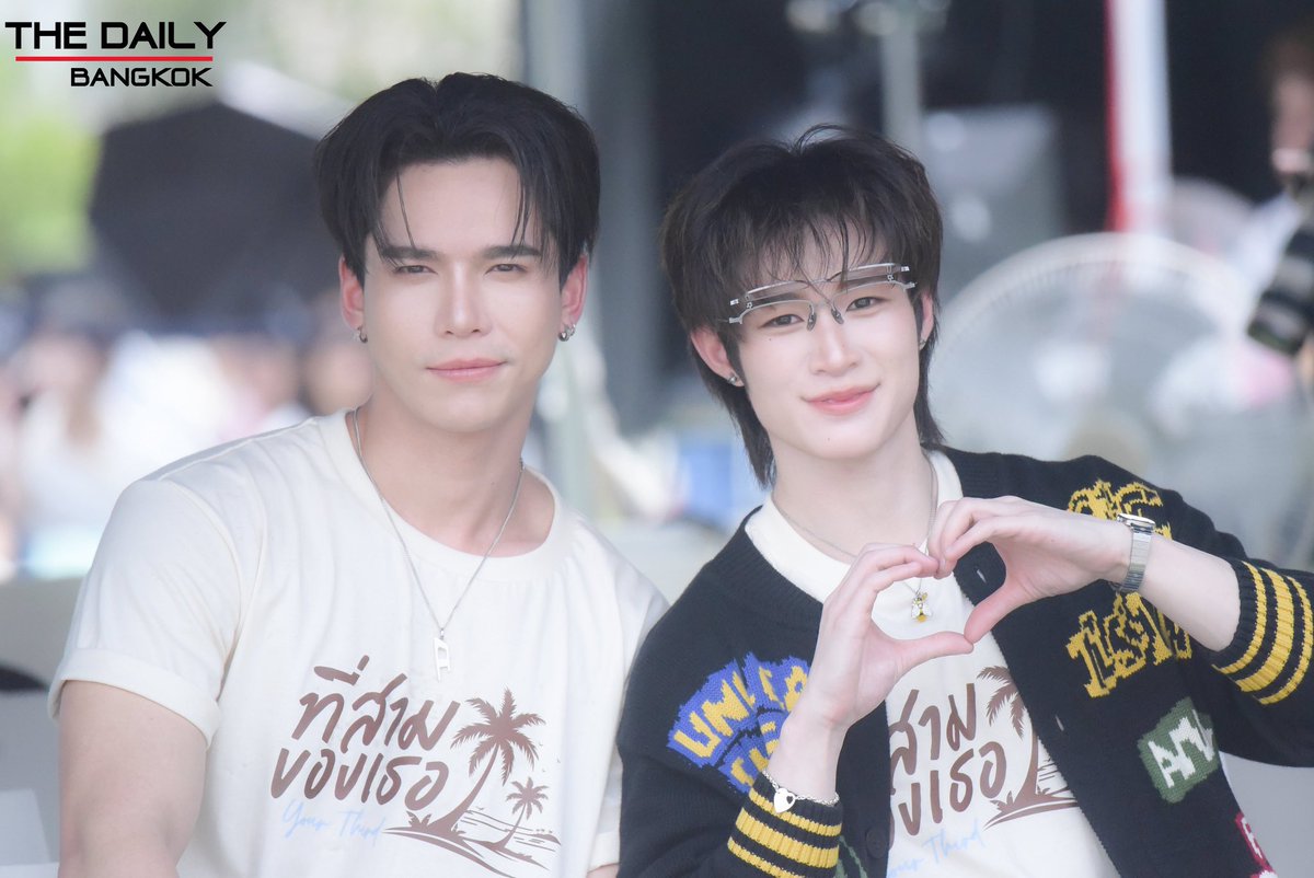 めちゃくちゃハンサム兄さんとメガネパカっと開いてるのに可愛い赤ちゃん🫶💕