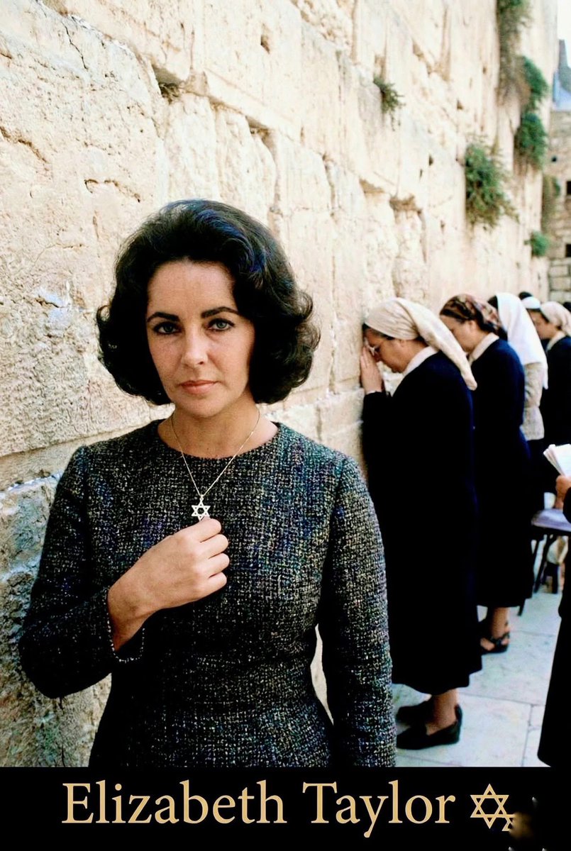 Sí ✡️
Elizabeth Taylor era judía por conversión.

👉 Nació cristiana (Ciencia Cristiana), pero en 1959 se convirtió oficialmente al judaísmo, por una profunda convicción espiritual, no por matrimonio o moda.

🔯 Hechos bonitos e importantes:
Adoptó el nombre hebreo Elisheva