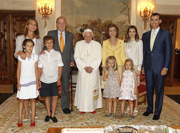Pope Benedict XVI meets the Spanish Royal Family (2011) #popebenedictxvi