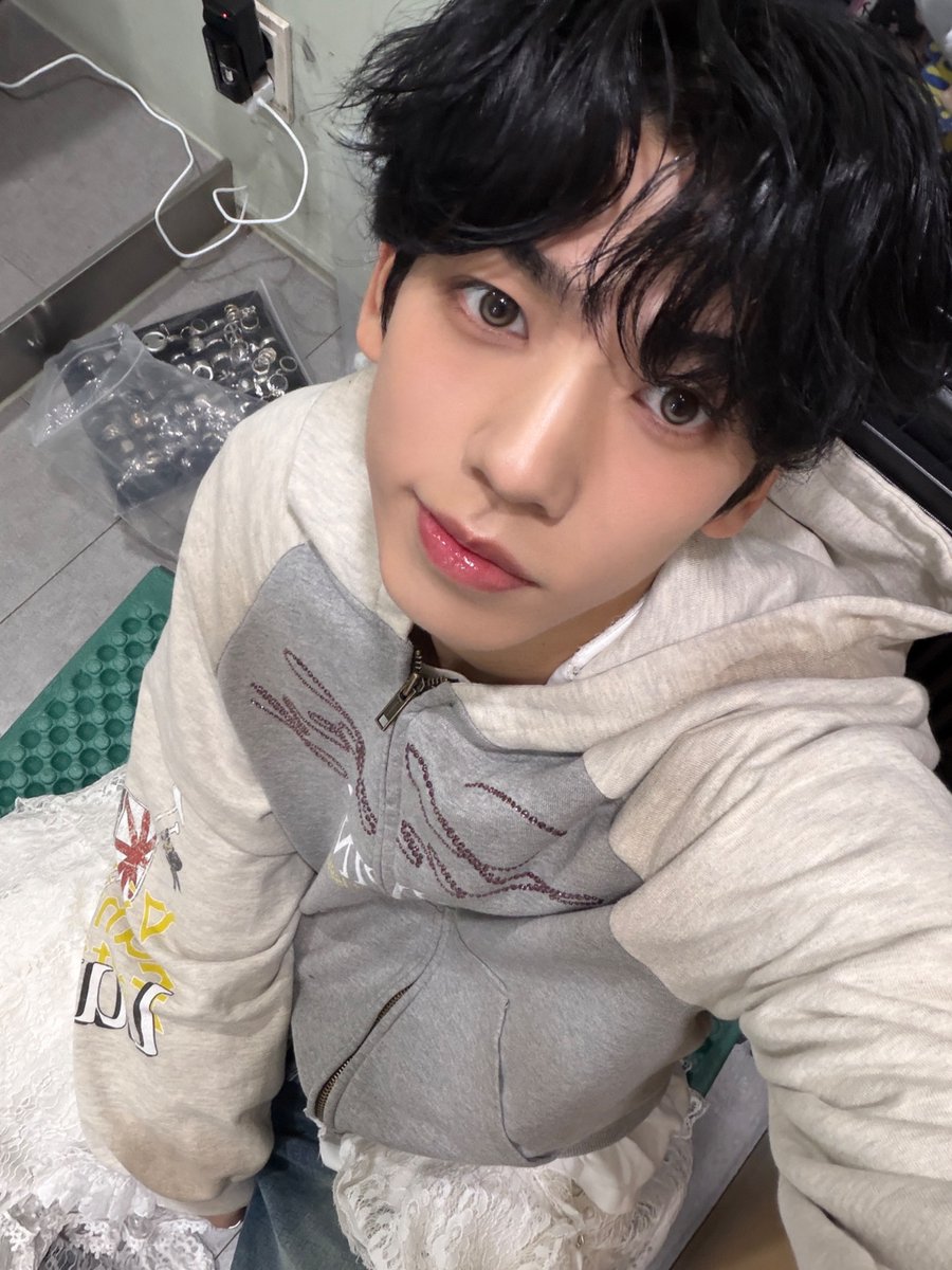 8TURN Members tweet media