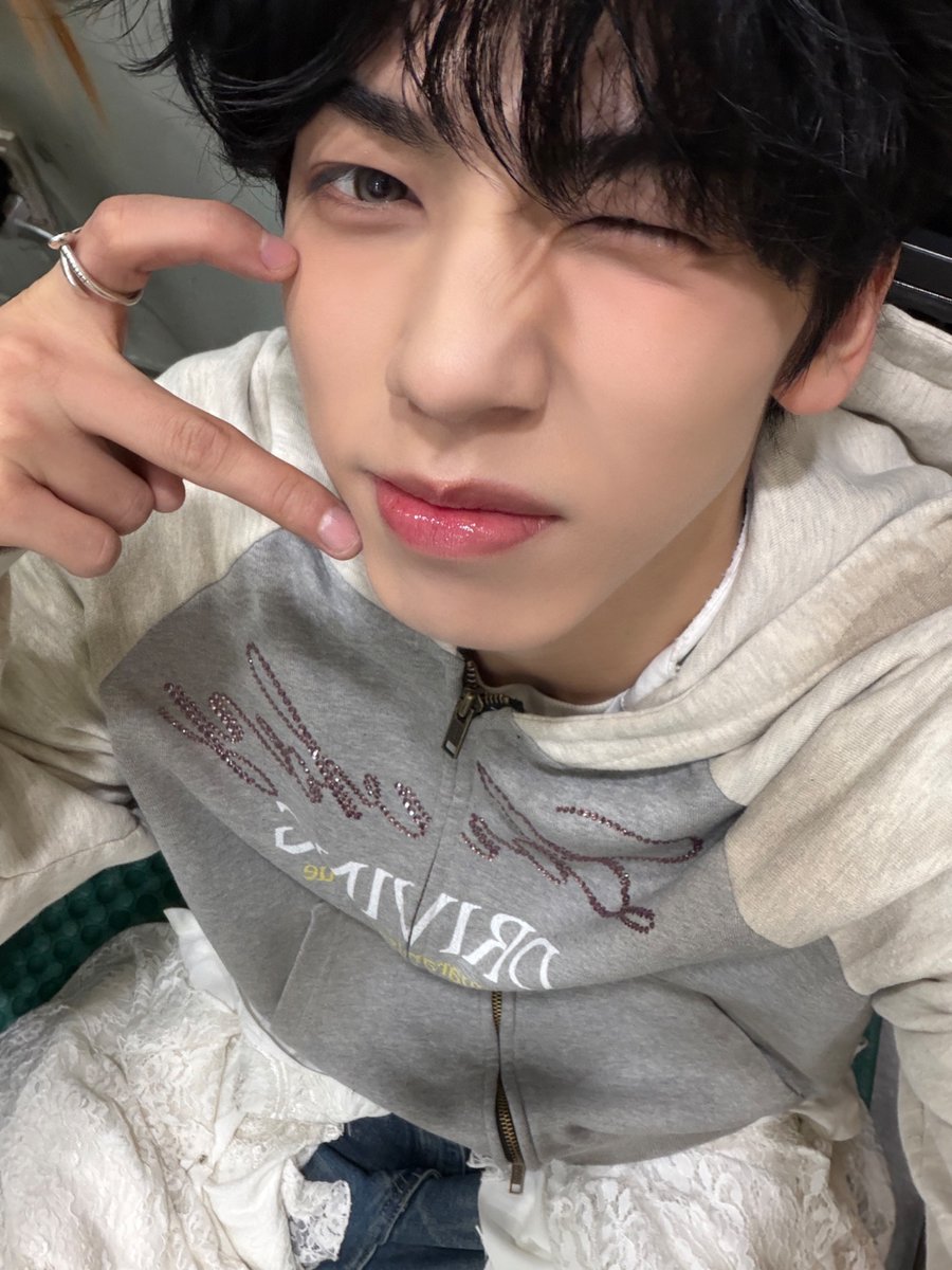 8TURN Members tweet media