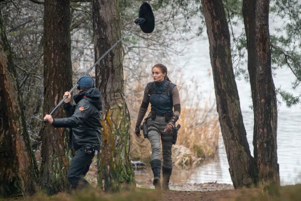 Mais imagens de SOPHIE TURNER nas gravações de TOMB RAIDER para a PRIME VIDEO!

Via: The Sun e Click News and Media