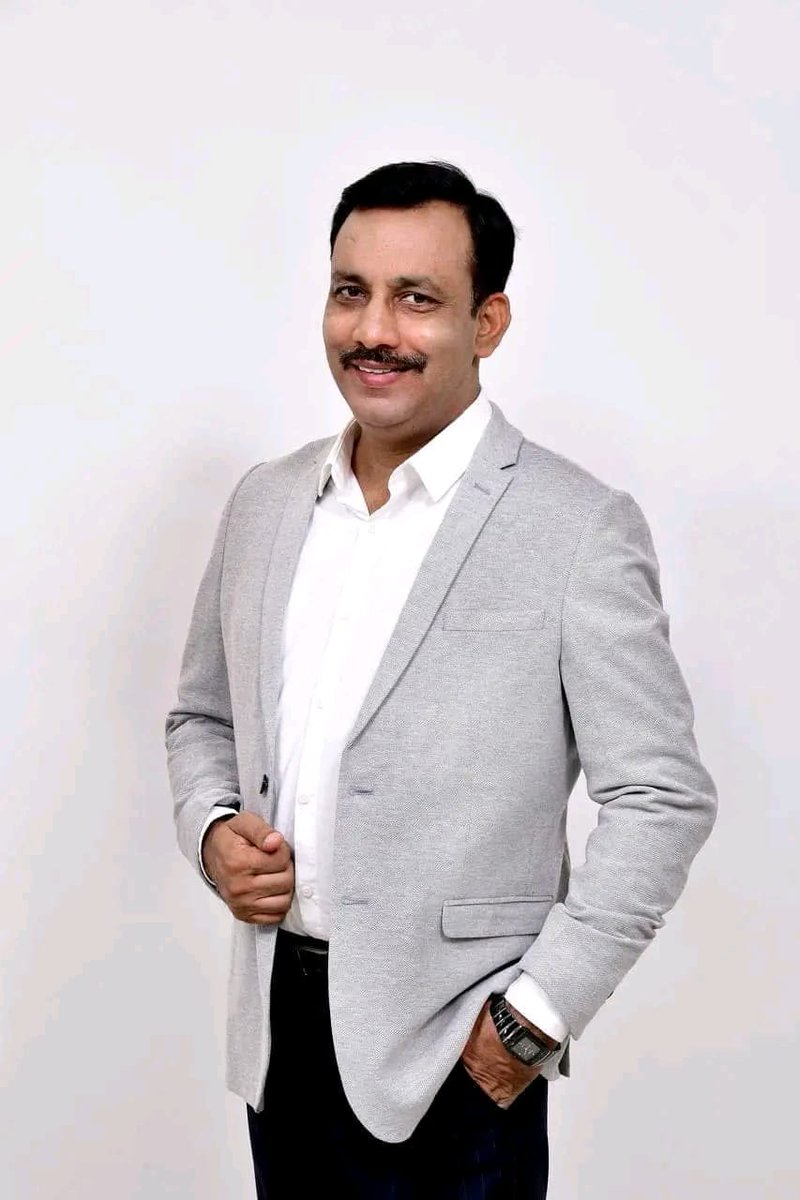 sekhary156's tweet photo. बड़े भाई @jawaharyadavbjp जी को जन्मदिन की हार्दिक शुभकामनाएं एवं बहुत बहुत बधाई 💐💐🎂🎂
@BJP4India
@BJP4Haryana https://t.co/Np7mEPrzj4