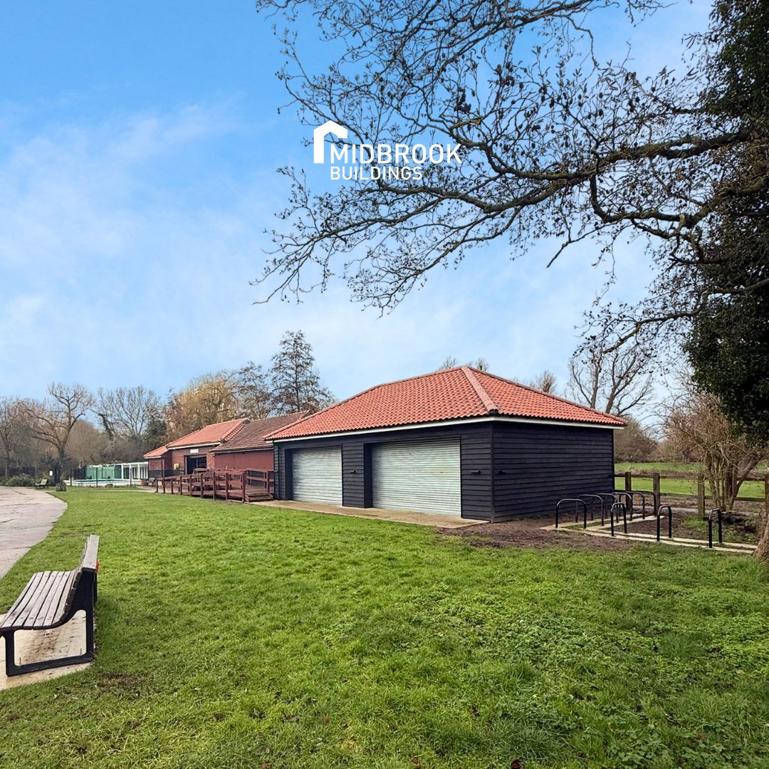 MidbrookBuildi1's tweet photo. Cambridge Canoe Club outgrew their boat storage after 40+ years of growth. A bespoke steel building now stores 200+ extra boats, handles riverside flooding, and blends perfectly with the clubhouse on the River Cam.

👉 Case study: https://t.co/WT6F2ff8Sd https://t.co/JgXj66z3fZ