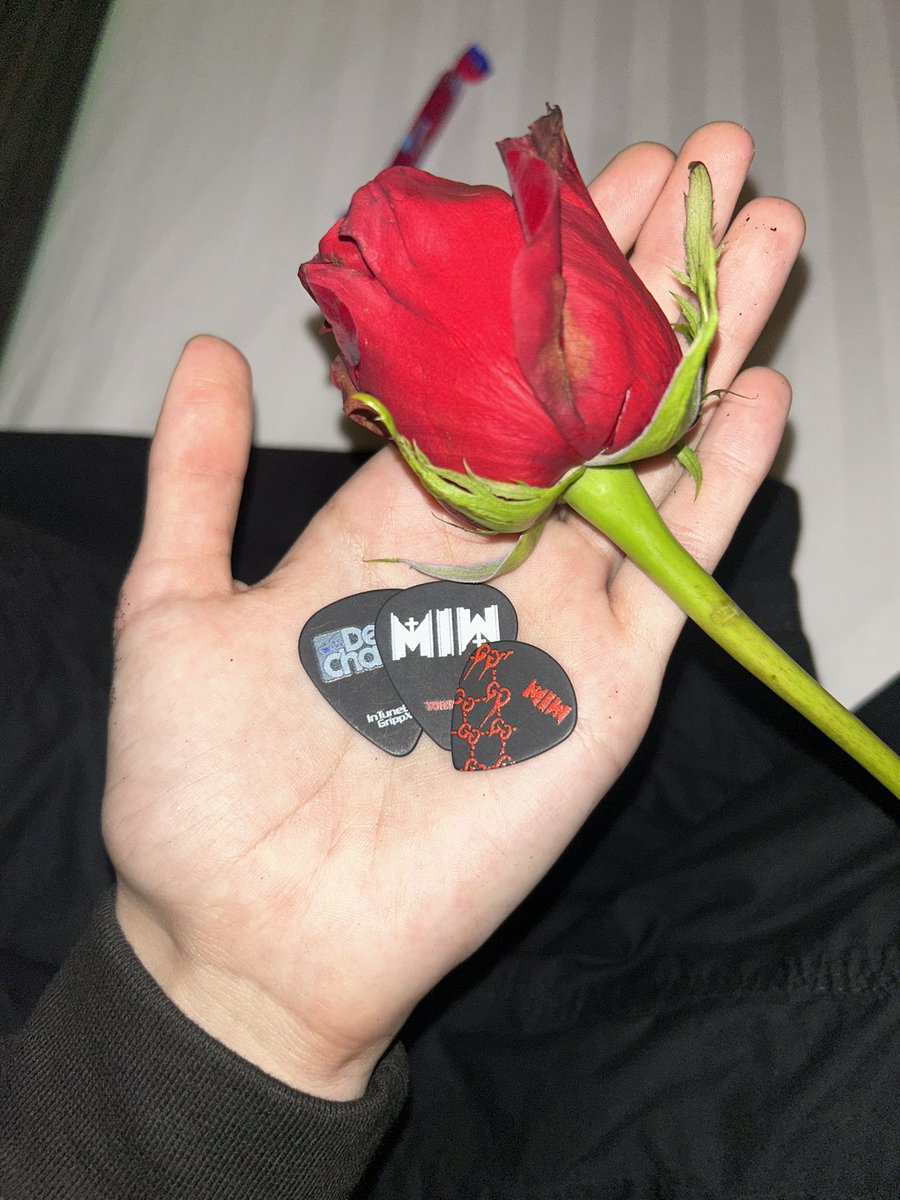 mads ݁ᛪ༙ missing miw :( tweet media