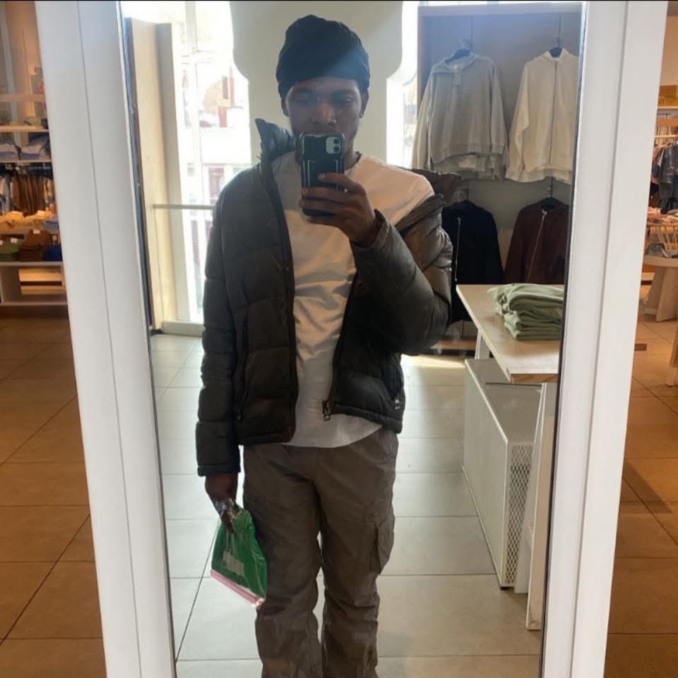 reallystackin_'s tweet photo. ⁱⁿ ᵗʰᵉ ᵇᵃᶜᵏ ᵒᶠ ᵐʸ ᵐⁱⁿᵈ ʸᵒᵘ ᵈⁱᵉ ᵃⁿᵈ ⁱ ᵈⁱᵈⁿᵗ ᵉᵛᵉⁿ ᶜʳʸ ⁿᵒᵗ ᵃ ˢⁱⁿᵍˡᵉ ᵗᵉᵃʳ https://t.co/UgLurdP1la
