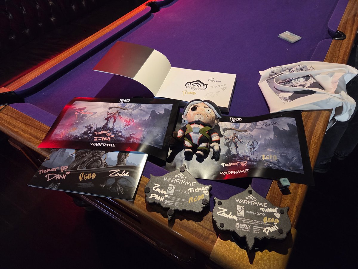 shadowangelxxx's tweet photo. Us and the Bro got all the goods blessed.
Thank you @PlayWarframe for an amazingly fun event! Thank you @rebbford @soelloo and @zachtothemcko for all the energy and fun despite all the traveling. An absolute pleasure. Have safe flights back!! #TennoVIP https://t.co/K8TAz3K8ZT