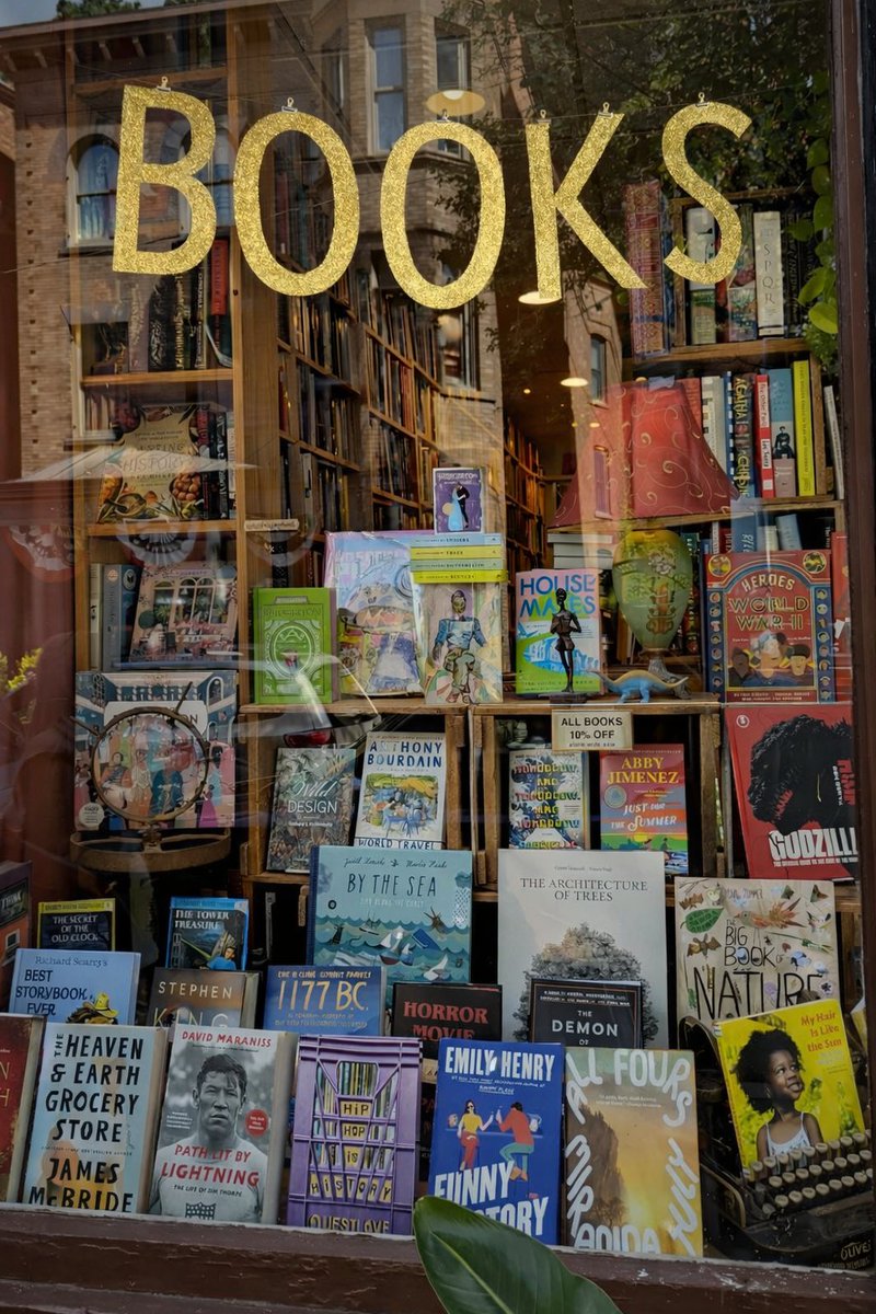 La literatura es el mejor antídoto contra la barbarie.

#MarioVargasLlosa