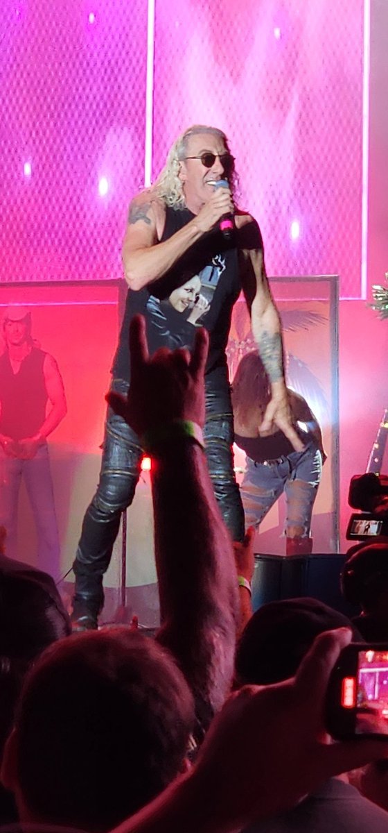 Joseph_Cyr's tweet photo. @mitchlafon My pic of @deesnider from 2024 with Bret Micheals in Maine. He was the highlight for sure. If he is done performing, I'm thankful I will have such a great memory! https://t.co/HE2Qf8B2E4