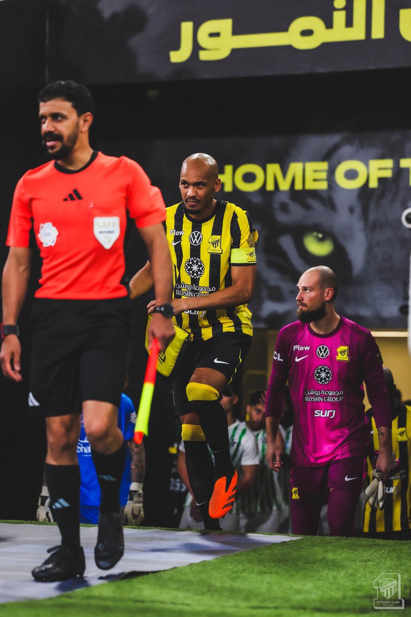 رُب ضارّة نافعة..

خروج (المهجن) من نادي #الاتحاد بهذه الطريقة ، أعاد الحياة لكل الاتحاديين 

- الجماهير اولاً اشترت 26 الف تذكرة للغرافة وقبل اللقاء ب 4 ايام !

- اللاعبين بقيادة (فابينهو) مع المدرب تعاهدوا باتحاد مختلف ومنافس اول للبطولات 💛

روح العميد