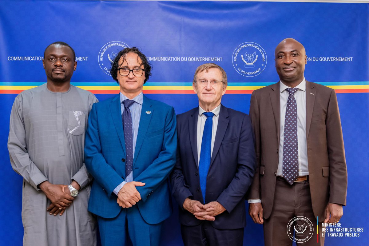mulundakabuya1's tweet image. 🚧 #Projet #routier ZONGO-AKULA-LISALA : La Team Europe rassure le Ministre #John #Banza #Lunda

Le 6 février 2025, à Kinshasa, le Ministre des Infrastructures et Travaux Publics, John Banza Lunda, a reçu des assurances de la "Team Europe" sur l’avancement du projet de