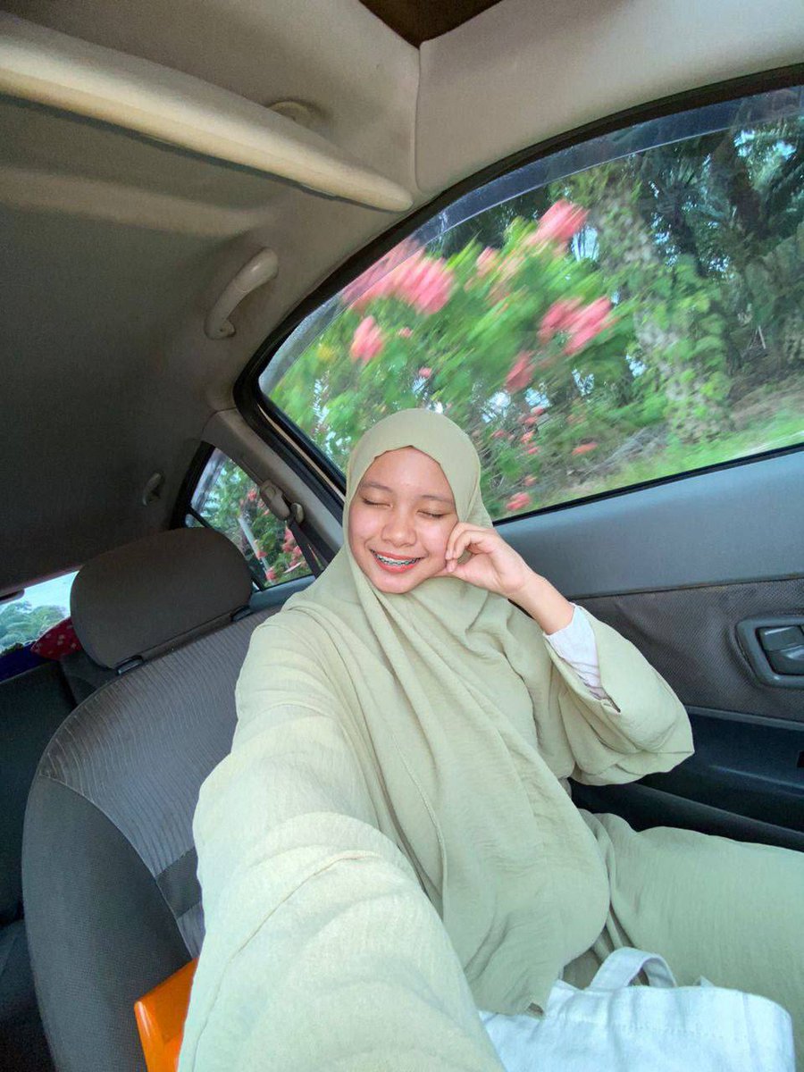 Riana selby tweet media