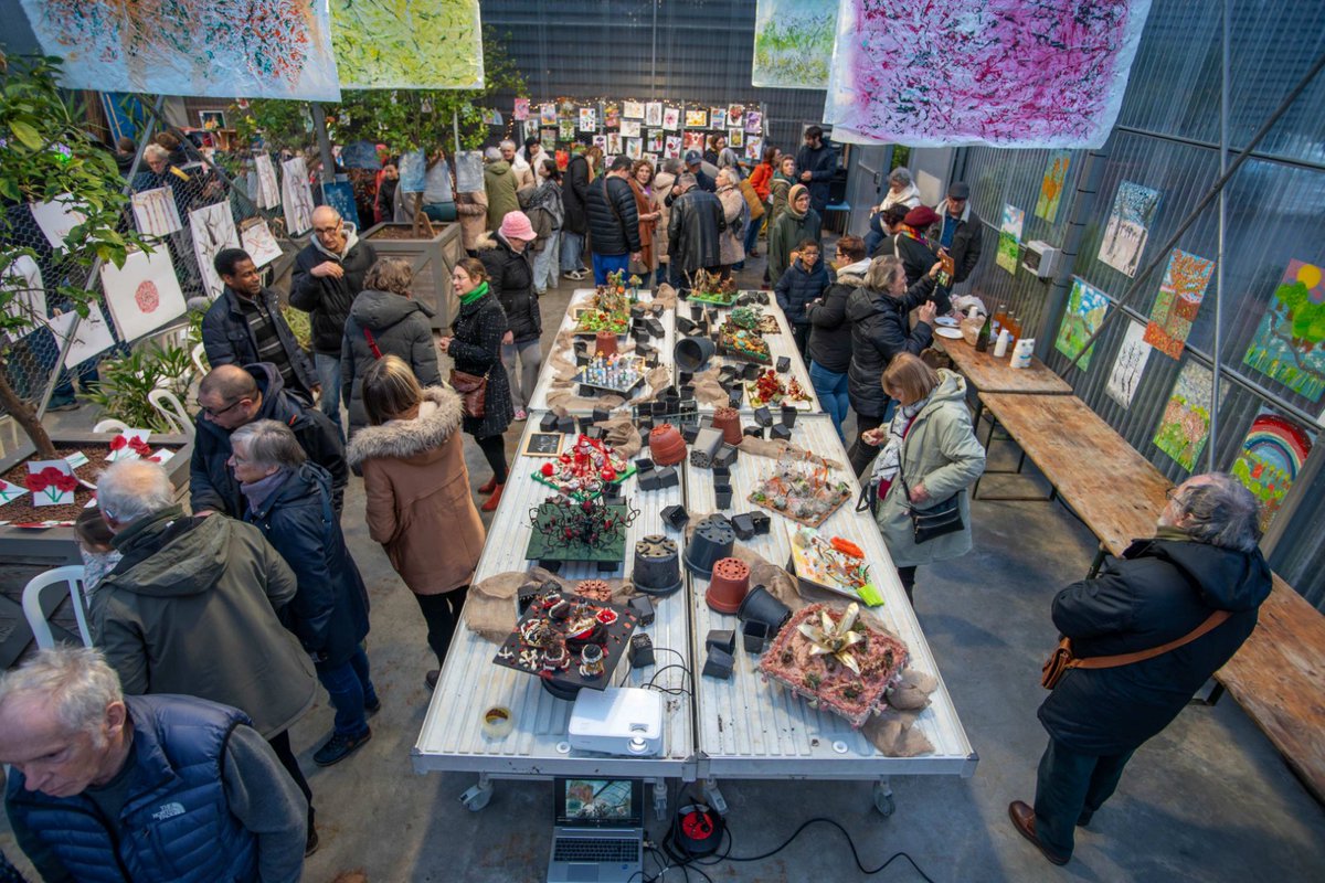 EcoleDominos's tweet photo. Merci à tous pour la soirée exposition Végétal dans la serre du centre technique. Forte affluence et ambiance conviviale. Musique de Rictus et performance de Gérald Kerguillec. Bravo aux services techniques @valdereuil_info pour leur disponibilité et leur aide précieuse. https://t.co/eWaq3XSnXu