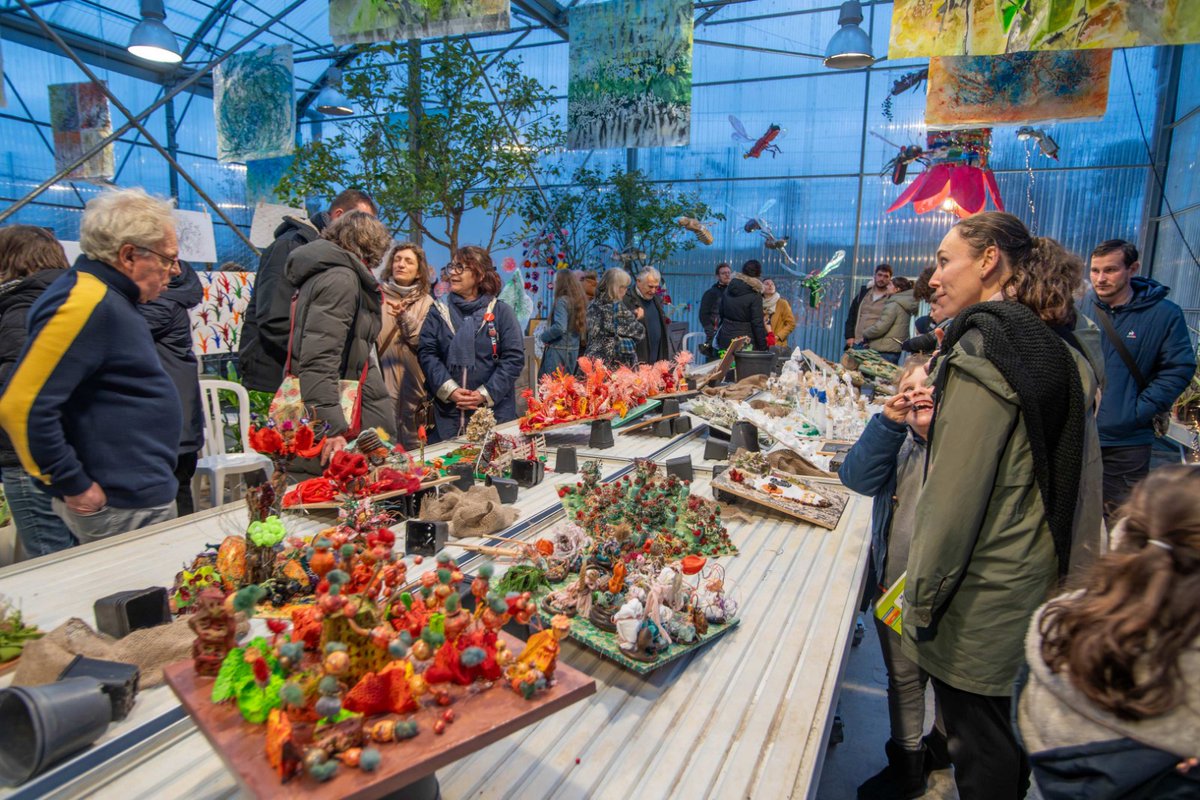 EcoleDominos's tweet photo. Merci à tous pour la soirée exposition Végétal dans la serre du centre technique. Forte affluence et ambiance conviviale. Musique de Rictus et performance de Gérald Kerguillec. Bravo aux services techniques @valdereuil_info pour leur disponibilité et leur aide précieuse. https://t.co/eWaq3XSnXu