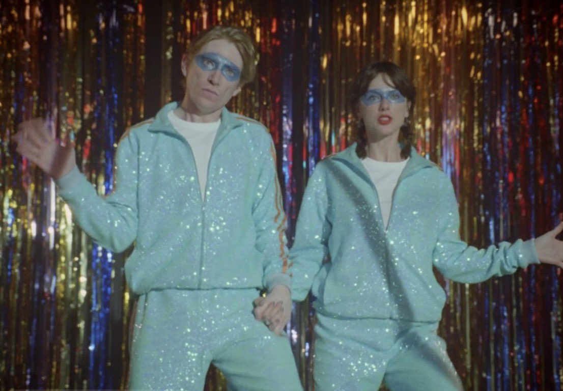 SHackbarth's tweet photo. Petition for this track suit to be on the website. I NEEEEED IT! @taylornation13 @taylorswift13 #OpaliteMusicVideo https://t.co/6XUhtiQdow