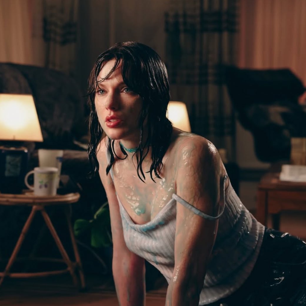 ThinkaboutOT3's tweet photo. @taylornation13 I had the time of my life fighting dragons with you but now the sky is opalite oh oh oh oh #OpaliteMusicVideo https://t.co/KwYFMrMzPM