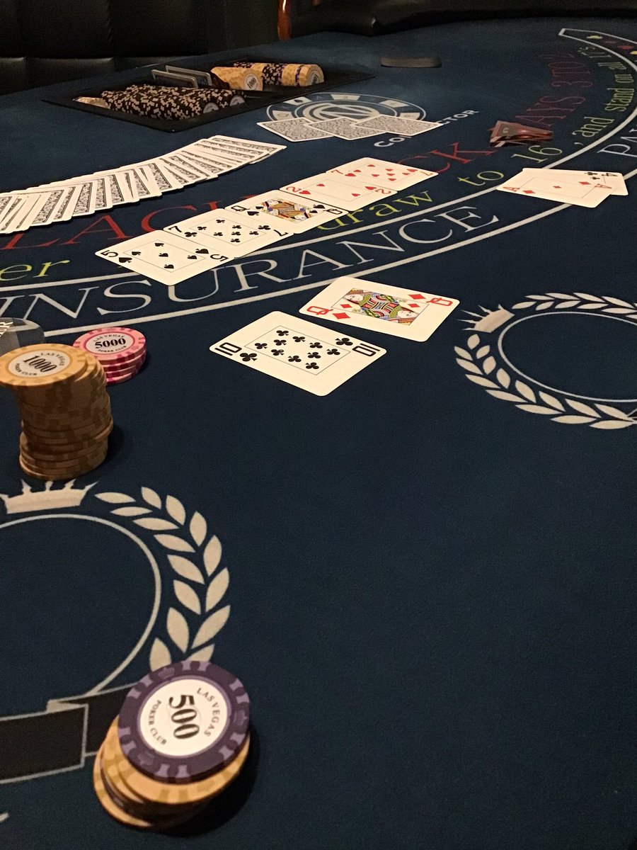 Connector_akita's tweet photo. 本日のトーナメント、
🥇りょうこ さん
🥈eight 様
でした！おめでとうございます🎉🎉
#秋田 #ポーカー #コネクター https://t.co/MOjxQUVBD8
