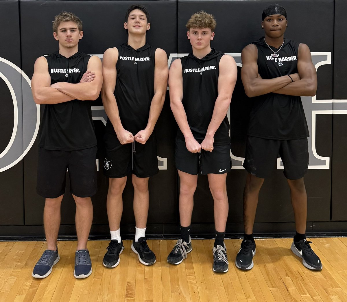 pnfootball's tweet photo. 𝓣𝓱𝓮 𝓖𝓸𝓵𝓭 𝓢𝓽𝓪𝓷𝓭𝓪𝓻𝓭

Jayden Covington
Talon Zahorujko 
Lucas Snyder
Neeko Fincher

#WeArePN https://t.co/KHZewp1hHr