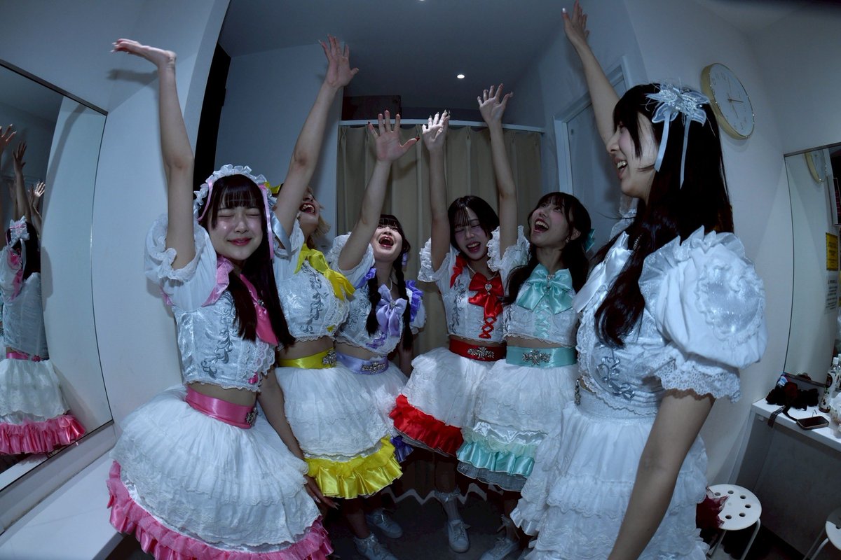 💎パワースポット結びvol.24💎

兎々ありさラストステージ。
これまでBright Charmとして
一緒に重ねてきた時間に、心から感謝しています。

ありさ、改めてお誕生日おめでとう🎂🐰💚

▼3/9デビューライブチケット販売中▼
livepocket.jp/e/unlockthecha…

❤️橋本みれい <a href="/mirei__BC/">橋本みれい【Bright Charm】</a> 
🩷桜木あおい <a href="/aoi__BC/">桜木あおい【Bright Charm】</a>