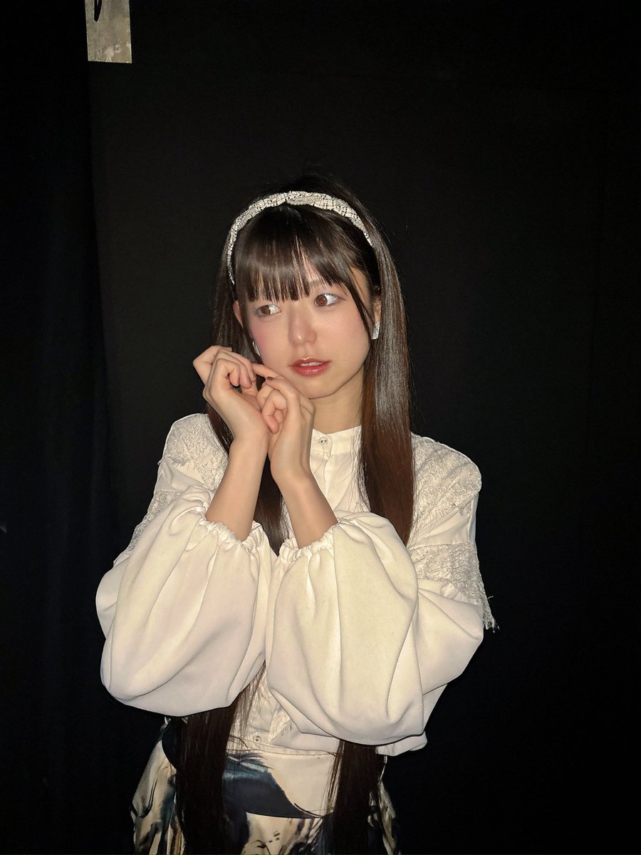 xyz__shiori's tweet photo. ベリーショートから
髪を伸ばし続けてもうすぐ8年🐝

気づけばスーパーロングヘアに🤭

どの長さも「これが一番似合う！」
と思うことなくここまで来ましたが
やっと思えました🥹

今の長さが
いちばん私に似合ってて可愛いのでは！？ https://t.co/Nq0GyaGJkI