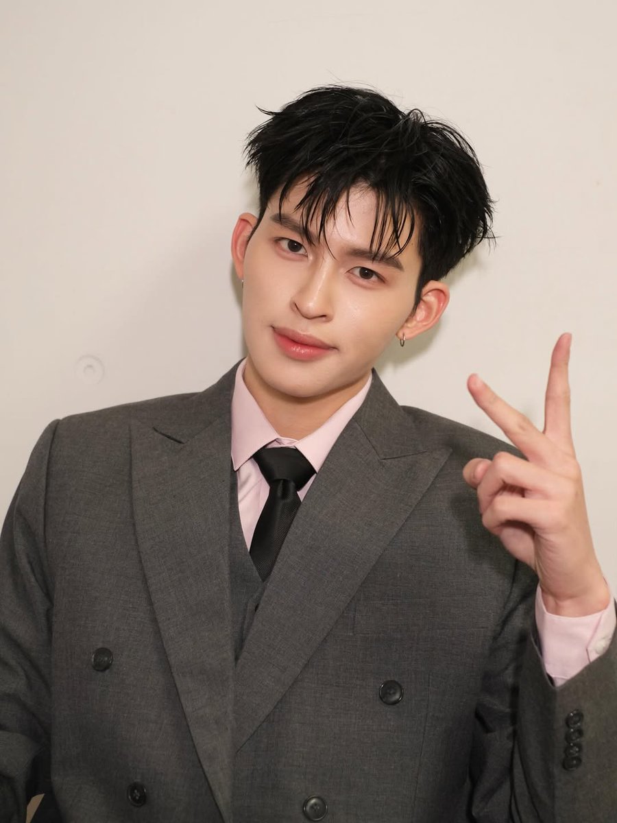 ลุค ทรงผม เมคอัพ ติ๊กถูกทั้งหมด ✅🫶🏻

📸 IG : palmpampass

POND 3CE MISTYVELVET

#Pondx3CEIVELMISTYOU
#ppnaravit <a href="/ppnaravit/">ppnaravit</a>