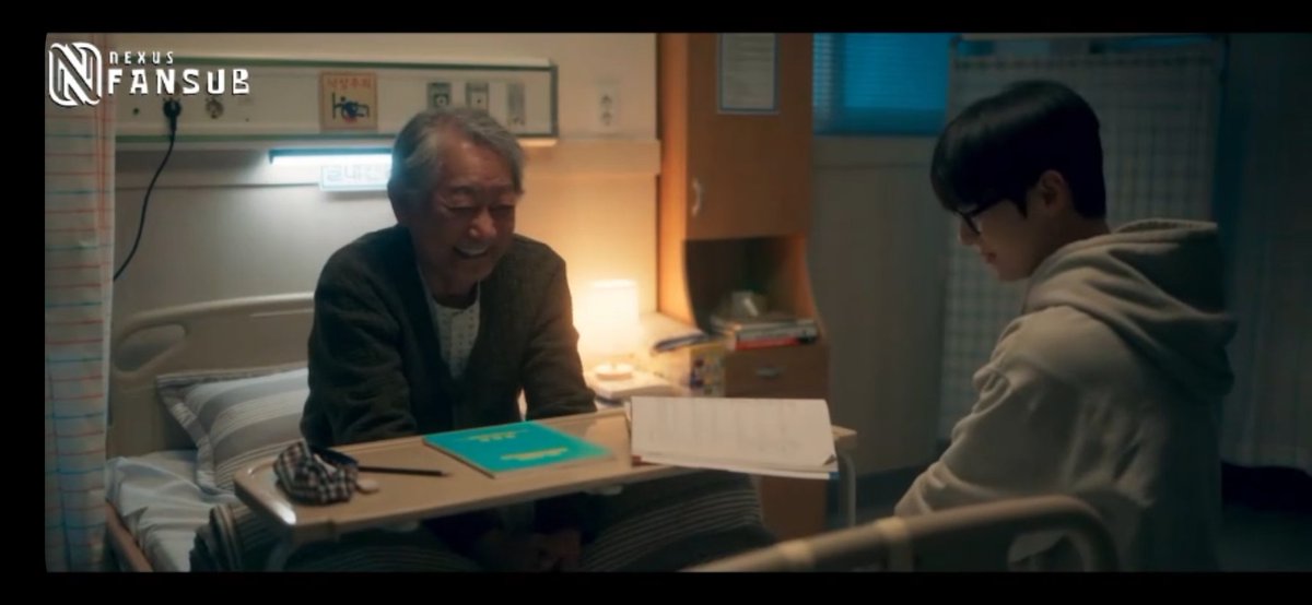 xmuc0ax's tweet photo. O Ga-min se encontrou com o Sun-cheol no hospital, o garoto que ele bateu no terraço da escola e ele explicou pro Ga-min pq trabalha pro Han-ui (psicopata louco)!
#GrupoDeEstudos
#StudyGroup
#StudyGroupEp7 https://t.co/cNQv997BGv