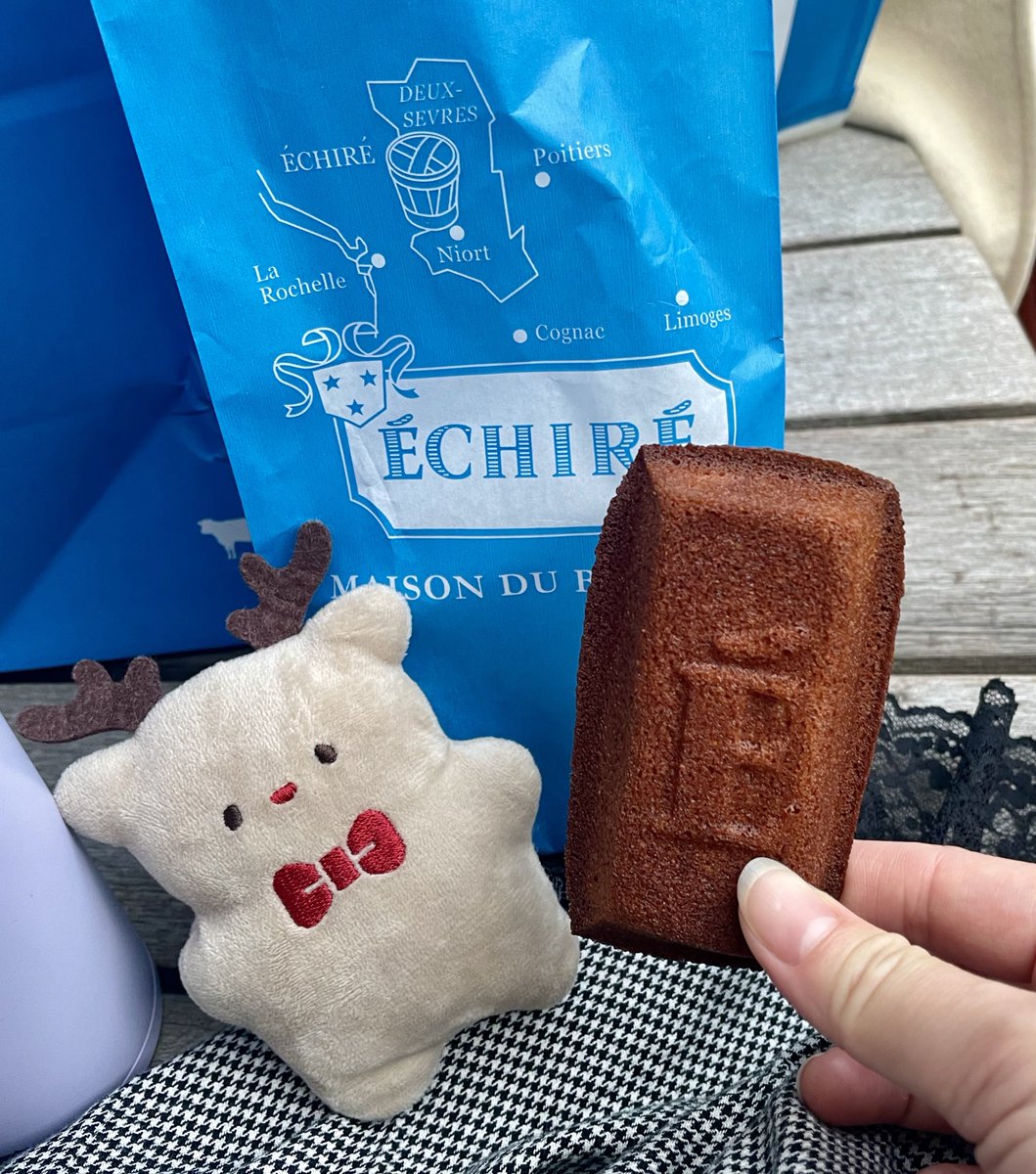 母と過ごした日👼
この中庭でフィナンシェたべた