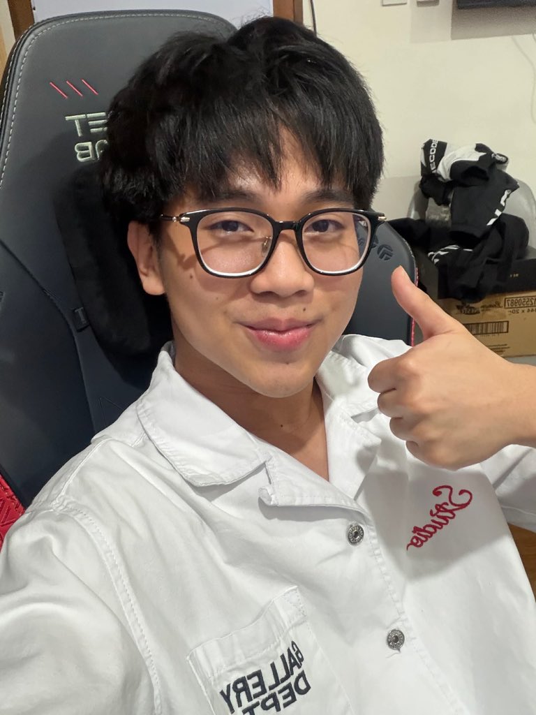 dailyvwhoe's tweet photo. hi m3 &amp; m7 champs! 😙👍🏻 https://t.co/KCPBVTpBJu