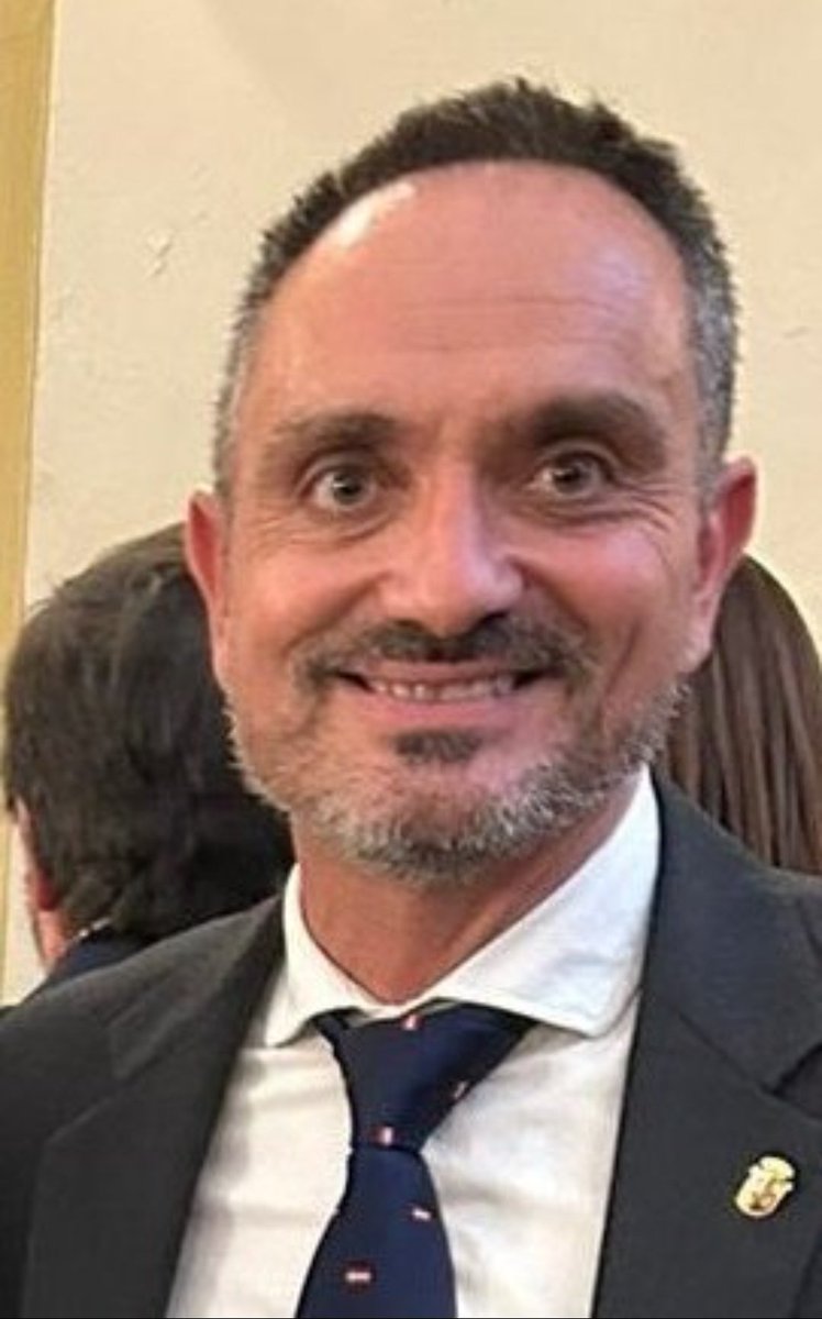 🚨🚨URGENTE🚨🚨

Este es Manuel Bautista, alcalde de Móstoles, denunciado por acoso sexual. Cuando la denuncia llegó al partido, lejos de apartarlo o investigar los hechos, él y Ayuso optaron por la intimidación: enviaron a dos de sus matones para coaccionar a la víctima y