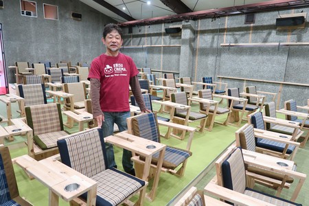 moviememorydoor's tweet photo. 【メモリードア 全国展開へ】

来週金曜日より、兵庫県丹波市の「ヱビスシネマ。」にて上映がスタートいたします。

🗓2/13(金)〜（2週間限定） 🎬2/14(土) 舞台挨拶

バレンタインの日は、主演・辻しのぶさんと監督が劇場へ。
映画の余韻を共有できるひと時、お見逃しなく！
#メモリードア #丹波市 https://t.co/Q1xaP2c7uf