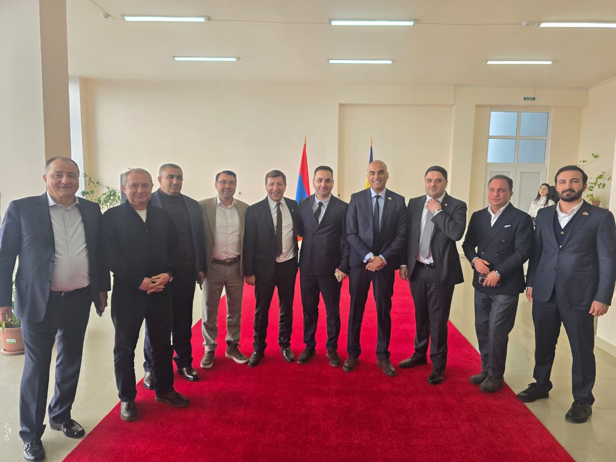 ZSouren's tweet photo. Big welcome to Honorary Consul of #Romania in #Armenia a good friend Arman Adriakyan
With fellow consuls at the opening ceremony 
 🇲🇪 🇸🇳 🇰🇬 🇱🇺 🇮🇱 🇷🇴 🇪🇸 🇩🇴 🇴🇲 🇮🇸 https://t.co/6Hi5ktpaXC
