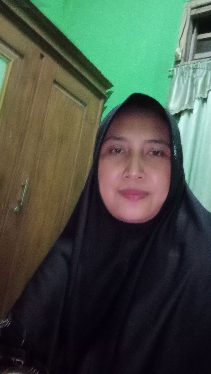 Lili Yuanti tweet media