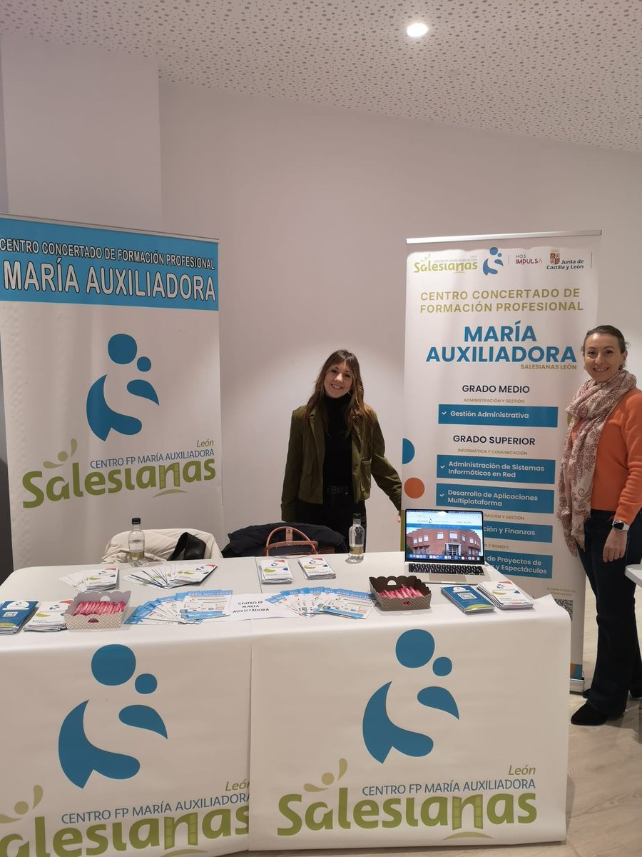 𝗡𝗮𝗱𝗶𝗮 y 𝗘𝗹𝗲𝗻𝗮 han representado a la 𝗙𝗼𝗿𝗺𝗮𝗰𝗶𝗼́𝗻 𝗣𝗿𝗼𝗳𝗲𝘀𝗶𝗼𝗻𝗮𝗹 en la miniferia de las 𝗩𝗜𝗜 𝗝𝗼𝗿𝗻𝗮𝗱𝗮𝘀 𝗱𝗲 𝗢𝗿𝗶𝗲𝗻𝘁𝗮𝗰𝗶𝗼́𝗻 de <a href="/sanjosemaristas/">Colegio Marista San José - León (España)</a>.
Mostramos opciones de Ciclos Formativos.
#AquíHayEmpleo #somosfp #Confía <a href="/SalesianasEs/">Salesianas España</a>