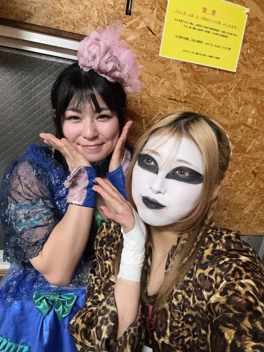 ramkaichow's tweet image. ご感染ありがとうございました。

試合前は仲良くしてたのにな…
らむちのヘアセットもしてくれたのにな…

わたしの20年をも全否定されたよ………

いもか…………
どこへ行ってしまうのだい…
#pr666