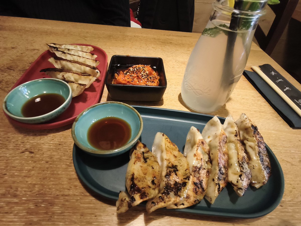 Ramen, Gyoza (vegetarisch), Kimchi 
📌 Sorihashiya, Frankfurt am Main