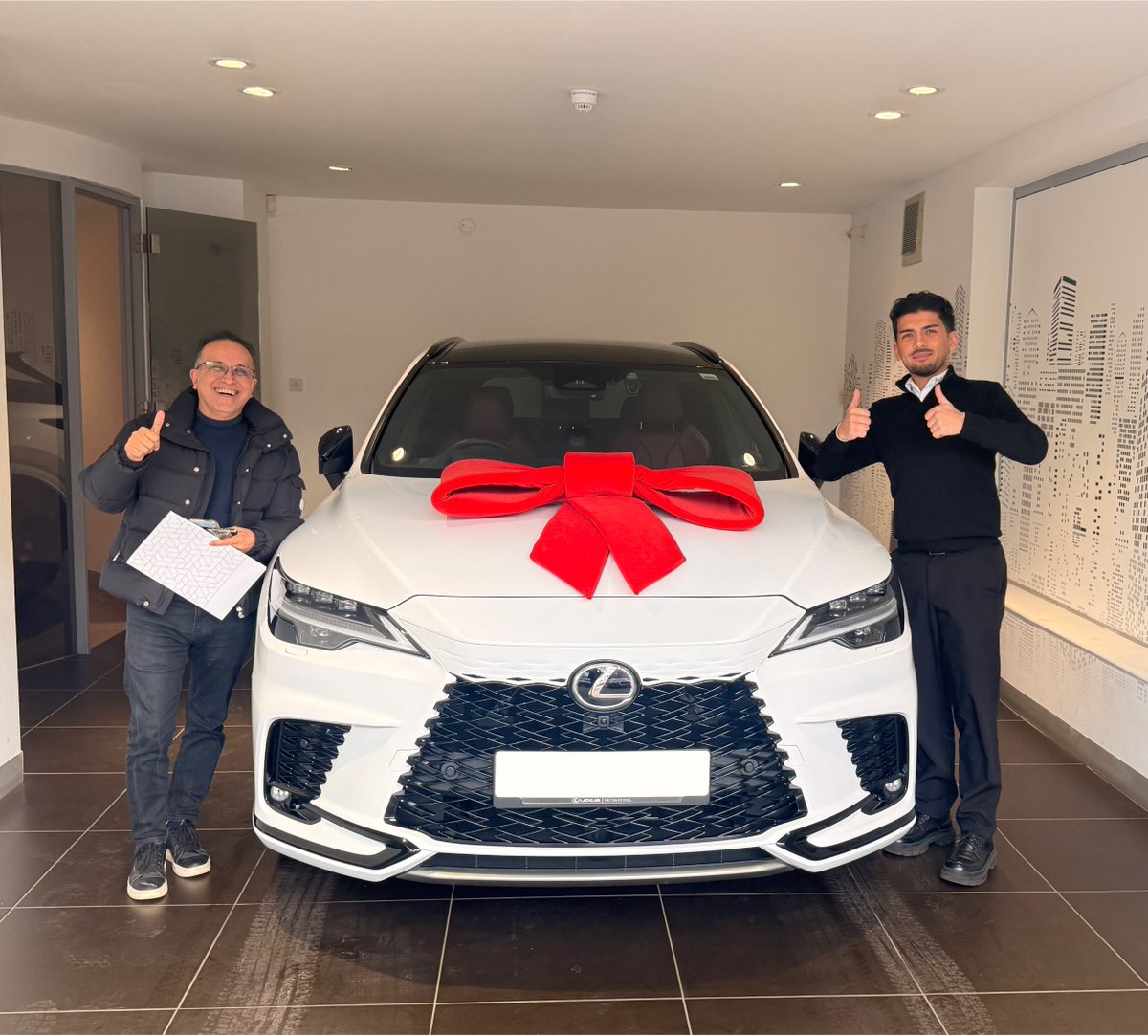 We were delighted to welcome Mr Kangi to our Centre, where he collected the keys to his new Lexus RX. 

Thank you so much for choosing Lexus Hatfield - we wish you many happy adventures in your new car.