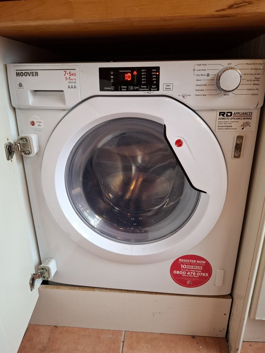 Hoover washing machine jumping programmes.  New Printed Circuit Board and away we go.

#Hoover #WasherDryer #ApplianceRepairs #DomesticAppliances #DomesticApplianceRepairs #SouthQueensferry