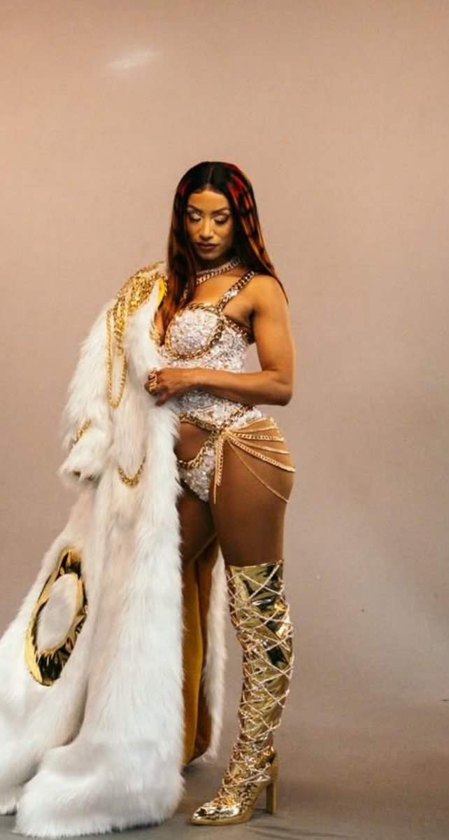 𝘊𝘶𝘳𝘷𝘺 𝘎𝘰𝘥𝘥𝘦𝘴𝘴 😉