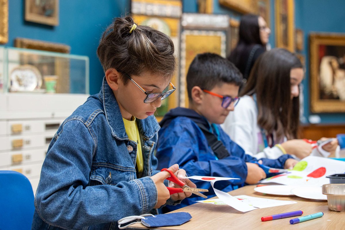 Calling all young creatives! ✂️🖍️

Join us for Mini Makers: Bath is it! and make your own Bath-inspired travel poster using collage, stamps, and imagination.

18–20 February, 10:30–12:30 in the modelling room.

Tickets £5 per participant.