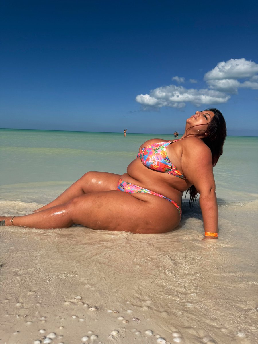 Fat bodies are beautiful 🩷